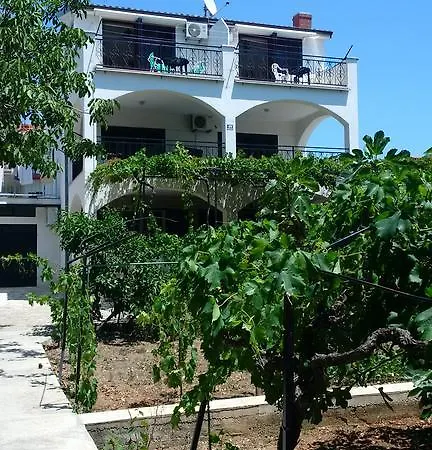 Apartment Apartments Brodarica Beach With Balcony Seaview *