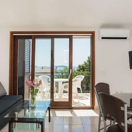 Apartments Brodarica Beach With Balcony Seaview * Brodarica (Sibenik-Knin)